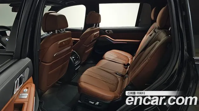 BMW X7 2024 — фото 11