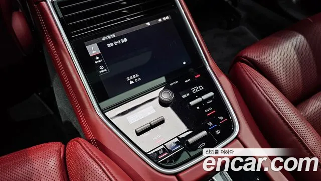 Porsche Panamera 2018 — фото 17