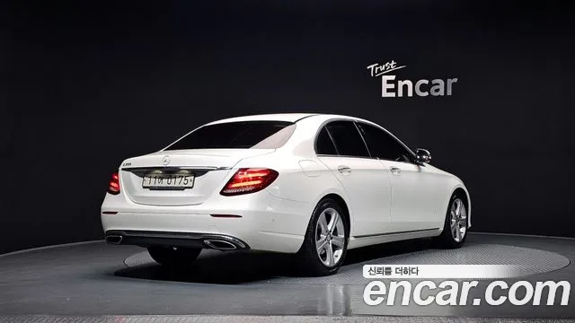 Mercedes-Benz E-Class 2017 — фото 2