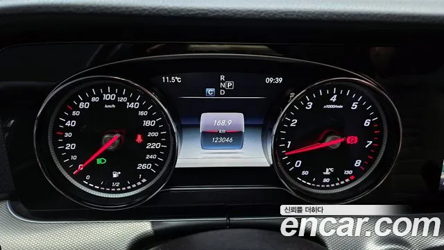 Mercedes-Benz E-Class 2017 — фото 8