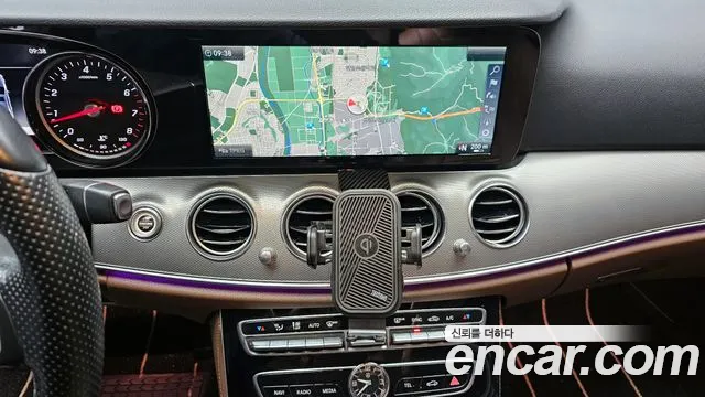 Mercedes-Benz E-Class 2017 — фото 14