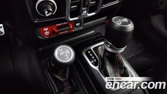 Jeep Wrangler 2018 — фото 9