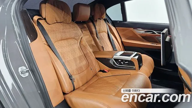 BMW 7-Series 2021 — фото 13