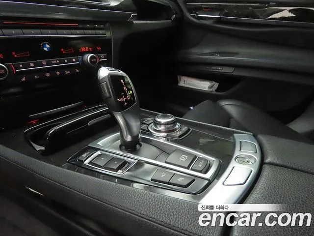 BMW 7-Series 2012 — фото 10