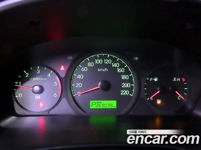 Hyundai Starex 2015 — фото 9