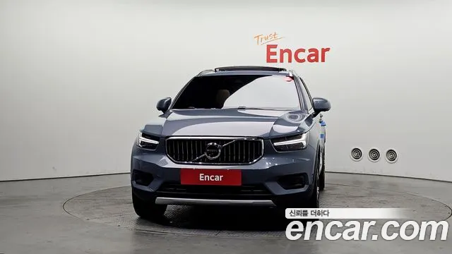 Volvo XC40 2022 — фото 3