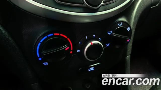 Hyundai Accent 2012 — фото 15