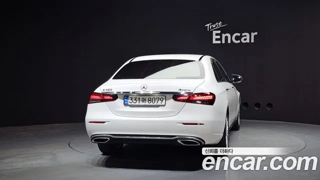 Mercedes-Benz E-Class 2022 — фото 4