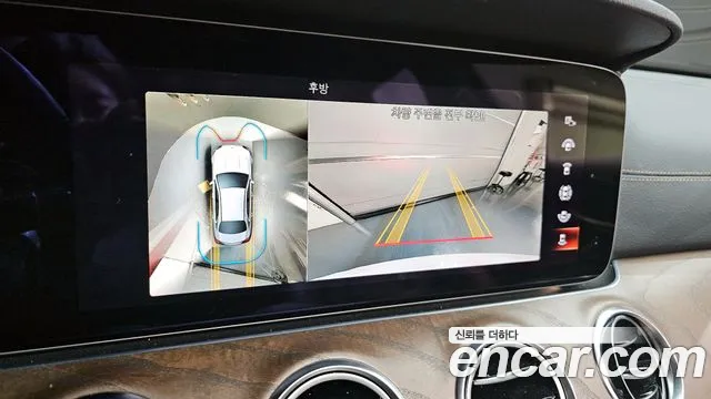Mercedes-Benz E-Class 2022 — фото 15