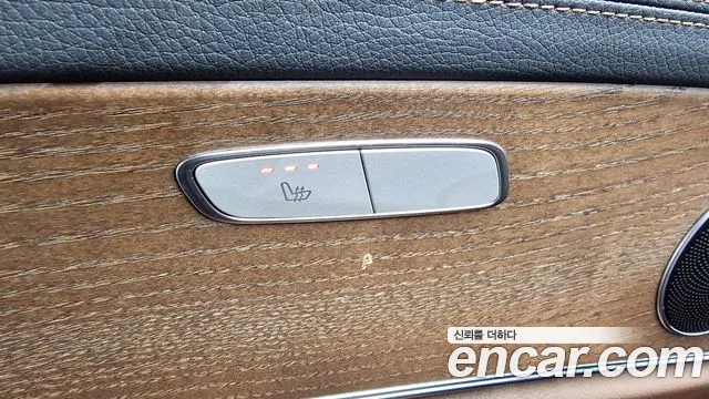 Mercedes-Benz E-Class 2022 — фото 17