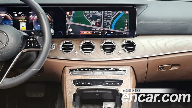 Mercedes-Benz E-Class 2022 — фото 19