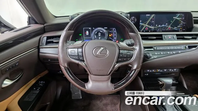 Lexus ES 2019 — фото 13