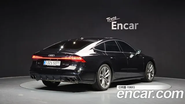 Audi A7 2021 — фото 1