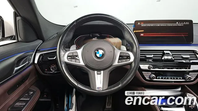 BMW Gran Turismo 2023 — фото 13