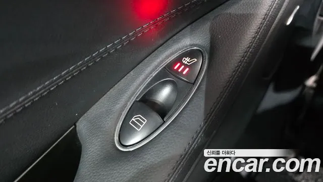 Mercedes-Benz CLS-Class 2010 — фото 18