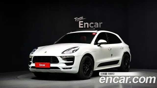 Porsche Macan 2018 — фото 1