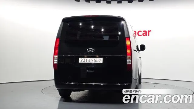 Hyundai Staria 2023 — фото 4