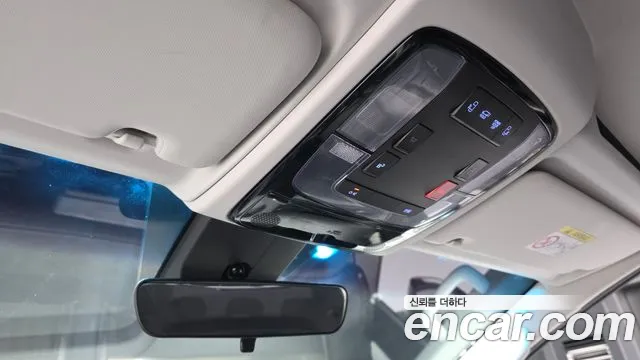 Hyundai Staria 2023 — фото 18