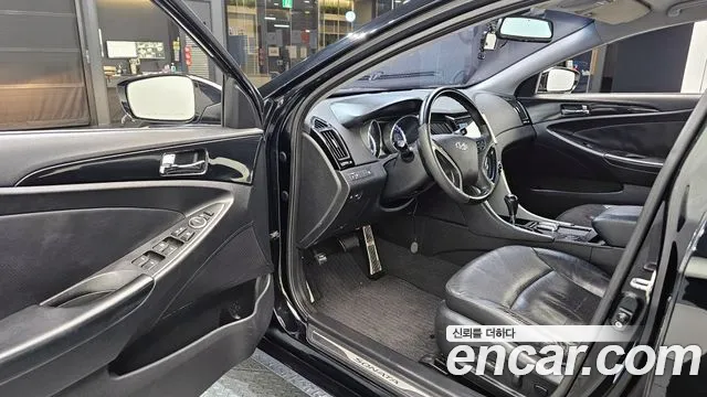Hyundai Sonata 2010 — фото 11