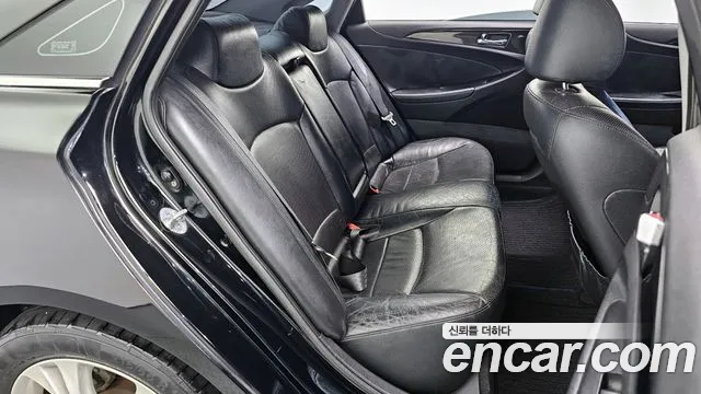 Hyundai Sonata 2010 — фото 12