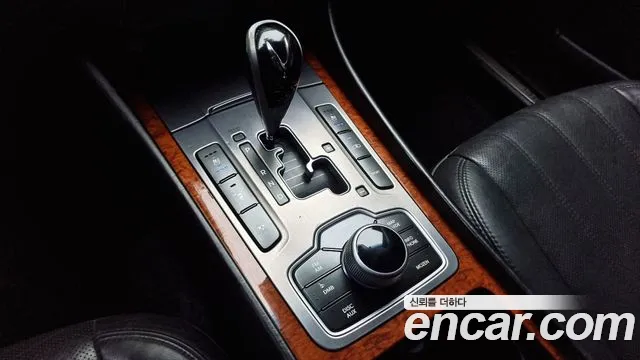 Hyundai Equus 2012 — фото 9