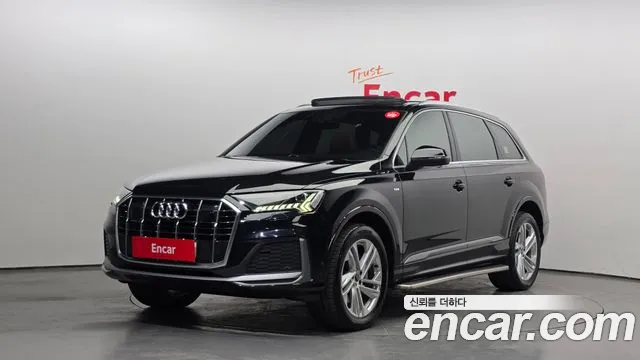 Audi Q7 2021 — фото 1