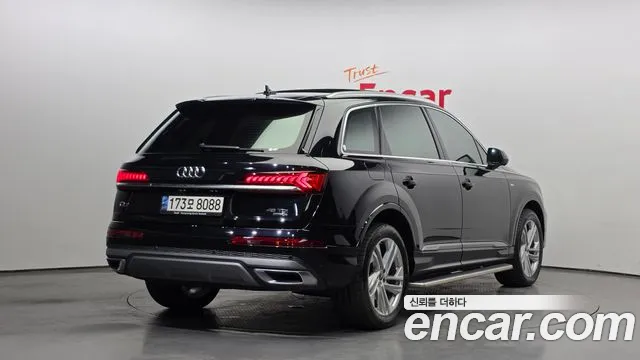 Audi Q7 2021 — фото 2