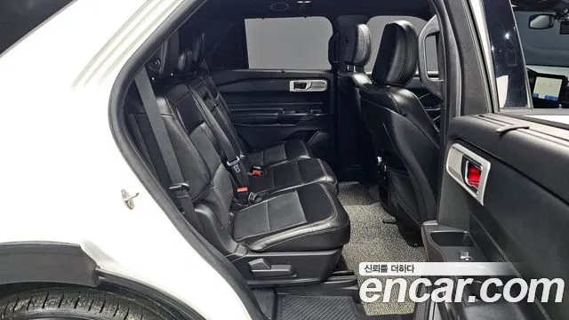 Ford Explorer 2020 — фото 11