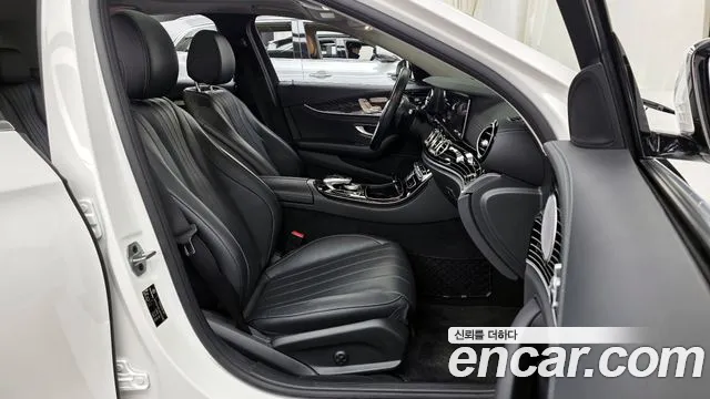 Mercedes-Benz E-Class 2019 — фото 11