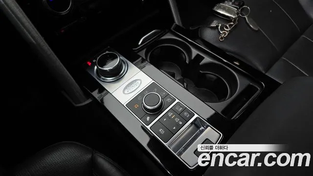 Land Rover Discovery 2017 — фото 9