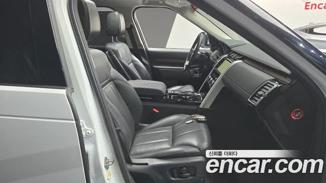 Land Rover Discovery 2017 — фото 10