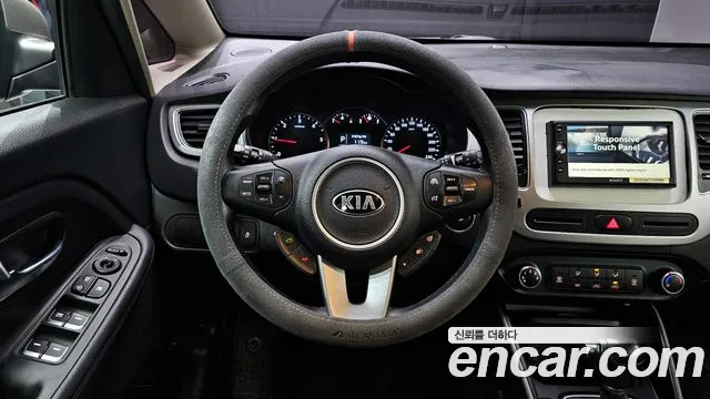 Kia Carens 2018 — фото 13