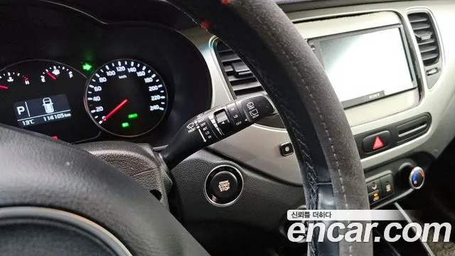 Kia Carens 2018 — фото 16
