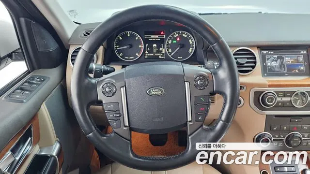 Land Rover Discovery 2016 — фото 13