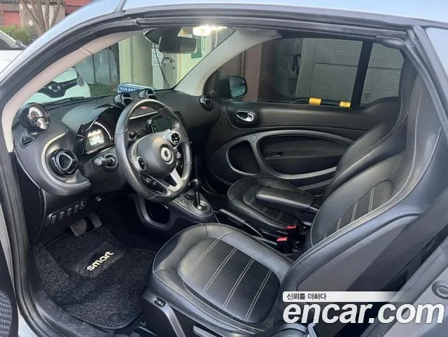 Smart Fortwo 2018 — фото 5
