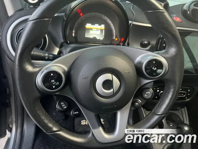 Smart Fortwo 2018 — фото 7