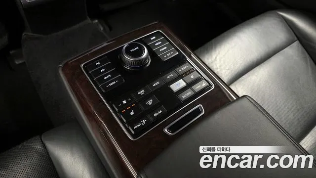 Hyundai Equus 2015 — фото 18