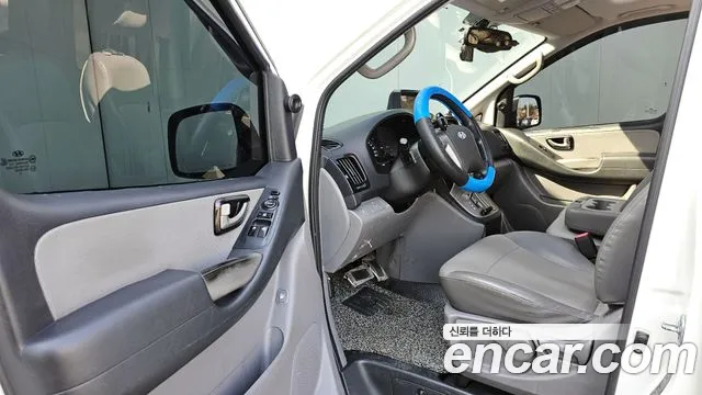 Hyundai Starex 2011 — фото 11