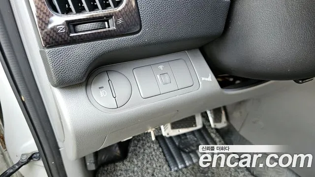 Hyundai Starex 2011 — фото 12