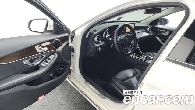 Mercedes-Benz C-Class 2018 — фото 10