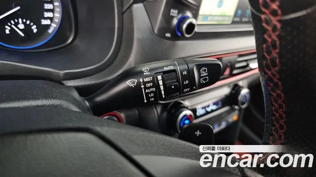 Hyundai Kona 2018 — фото 18