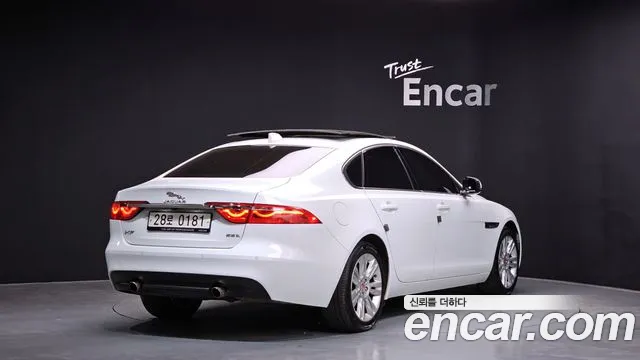 Jaguar XF 2017 — фото 2