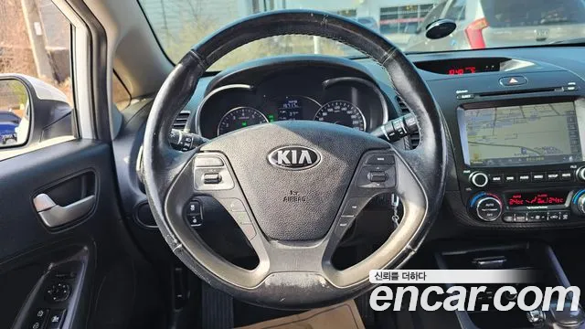 Kia K3 2015 — фото 17