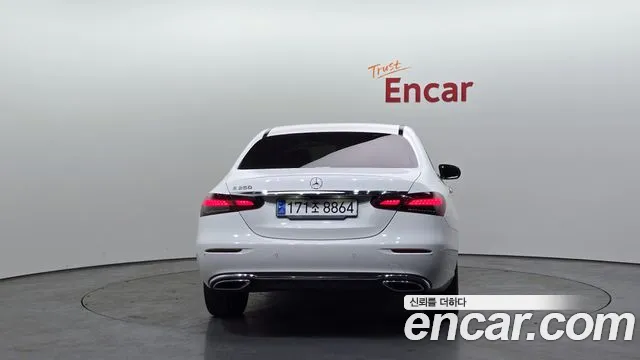 Mercedes-Benz E-Class 2021 — фото 4