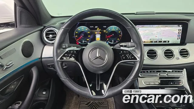Mercedes-Benz E-Class 2021 — фото 13