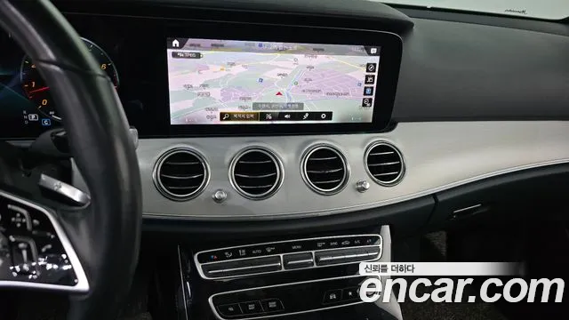 Mercedes-Benz E-Class 2021 — фото 14