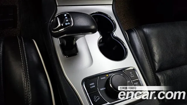 Jeep Cherokee 2015 — фото 9