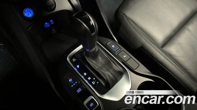 Hyundai Santafe 2018 — фото 9