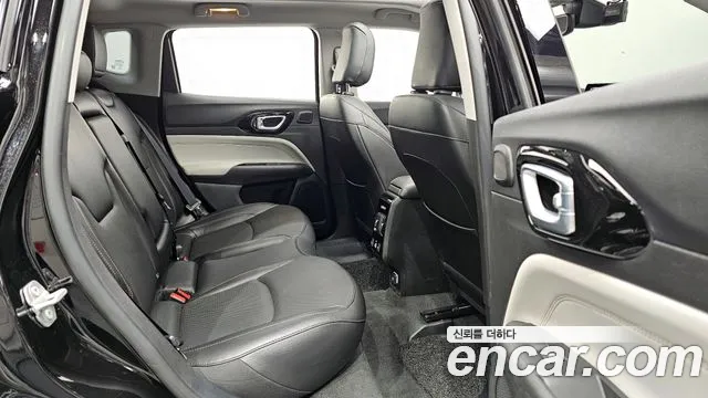 Jeep Compass 2022 — фото 11
