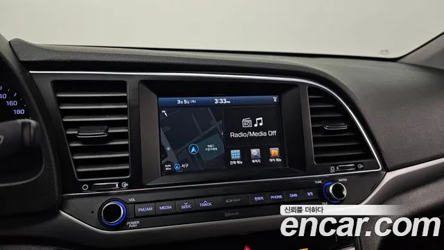 Hyundai AVANTE 2016 — фото 16